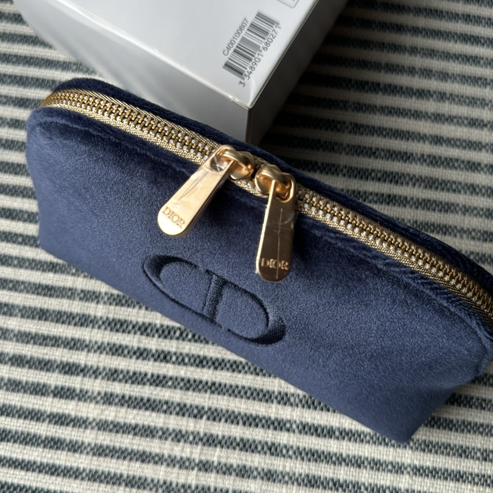 New DIOR Pouch - Picture 4 of 6